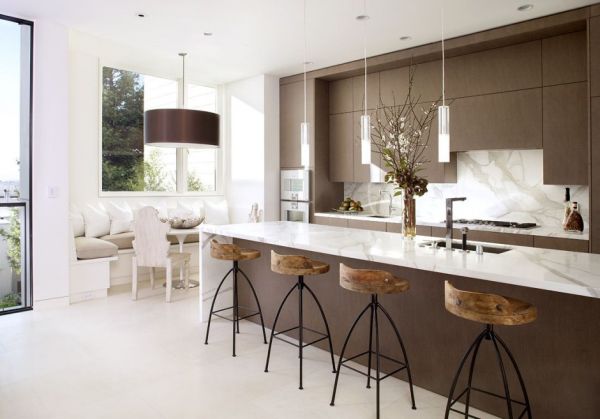 Modern konyha bárnyékekkel barna falfestés