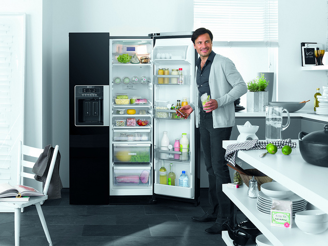 magasfényű KULT side-by-side Bauknecht szabadon álló hűtőszekrény