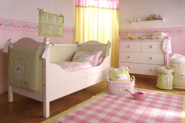 Rózsaszín gyerekszoba rózsaszín ágy