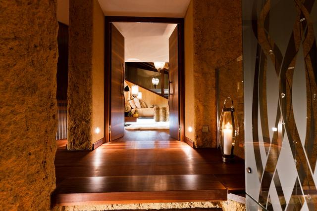 Luxus hálószoba folyosója parketta