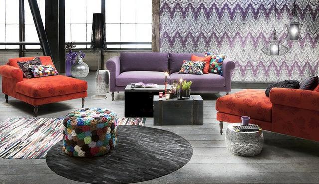IDdesign lila és piros kanapé és fekvőfotel