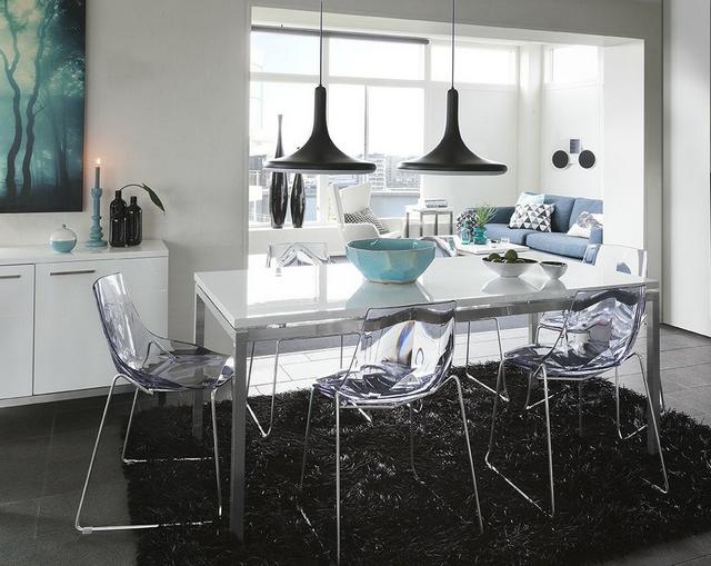 IDdesign modern étkezőasztal átlátszó szék