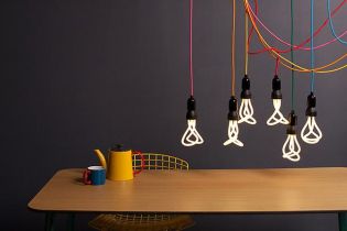 Plumen a világ első design izzója
