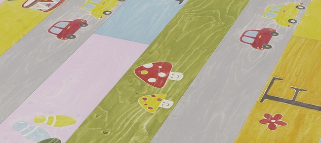 Színes és mintás laminált padló gyerekszobába