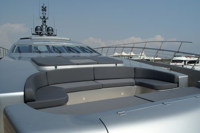 Luxus jacht napozó és lounge pad