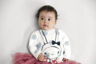 Exkluzív Fifi Lapin és Dumbo mintás babaruhák a Mamas & Papas-nál