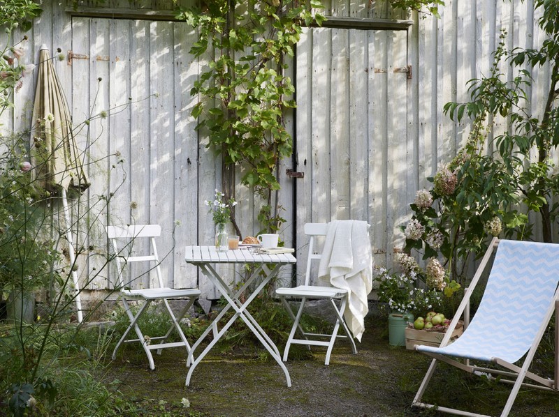 Összecsukható kerti szék és asztal