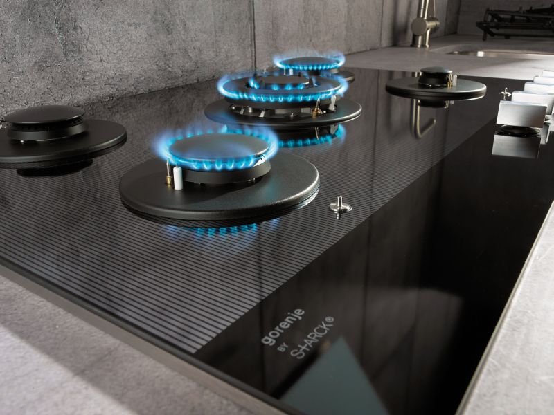 Philippe Starck tervezett minimalista konyhagép kollekciót a Gorenje felkérésére gáztűzhely