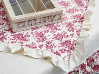 Tavaszra hangolt shabby chic és romantikus lakástextil kiegészítők a Csipkelengyétől