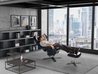 Édes semmittevés egy különleges Natuzzi relax fotelben
