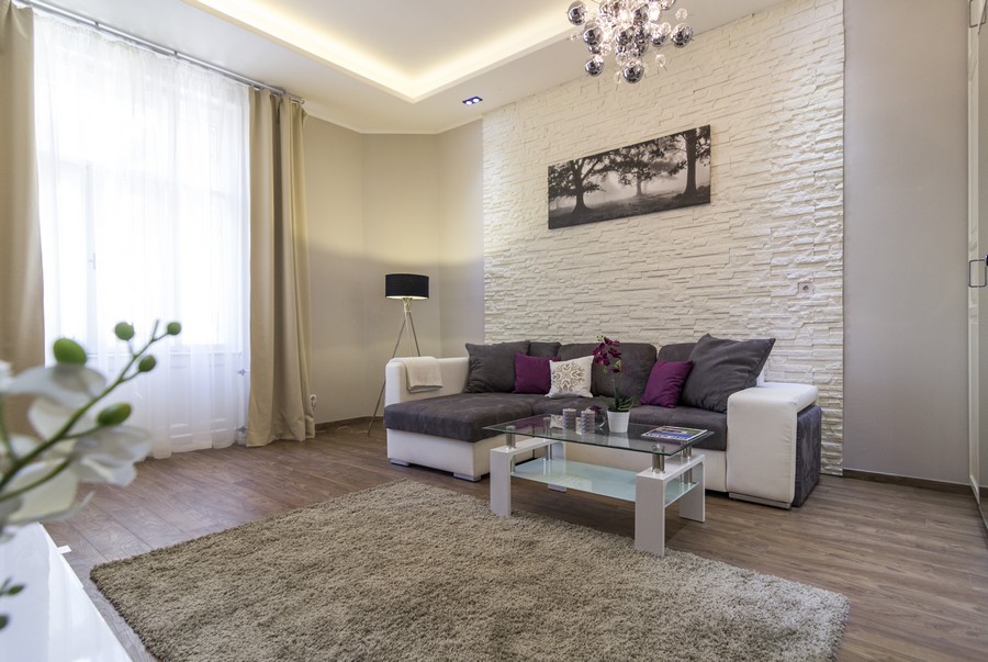 Lila, szürke és bézs lettek az uralkodó szÃnek a 72 m2 es ... Mosdószekrény 60 cm