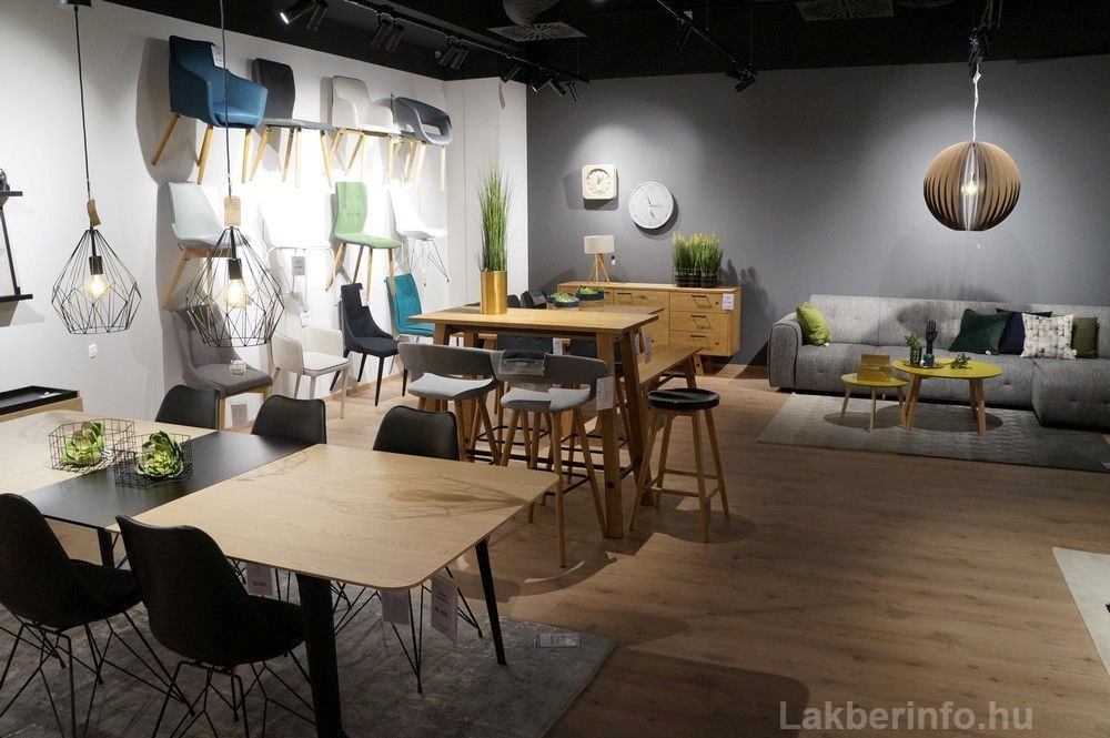 Új lakberendezési üzletet nyitott az IDdesign a Váci Cornerben karfás étkezőszékek