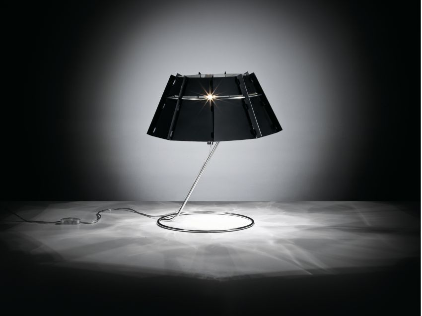 Lumiven asztali lámpa fekete ernyővel