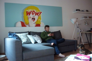 Fiatalos formabontó dekoráció - Pop art és képregény grafikák a nappalidba