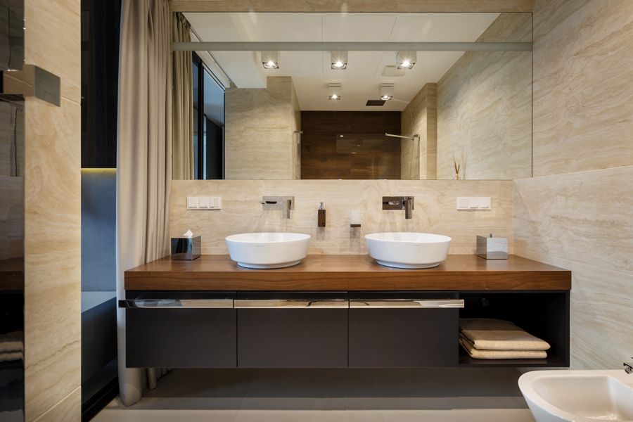 Modern fürdőszoba dupla mosdóval