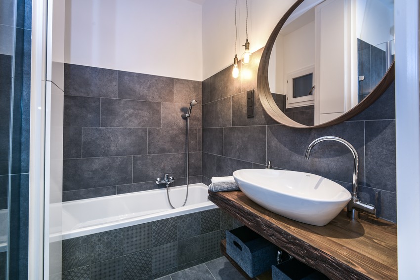 Arezzo design mosdó, mintás betonhatású burkolatokkal