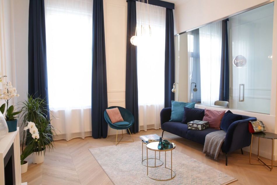 Franciás sikkel fűszerezett modern 87 m2 es belvárosi lakás