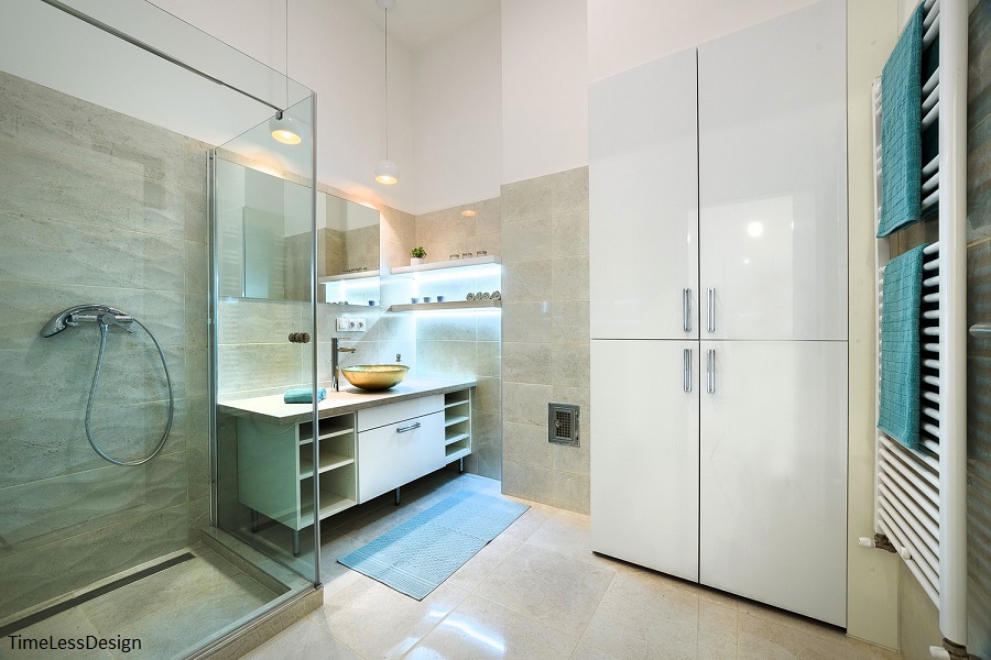 Modern mosdó nyitott fürdőszobai szekrény