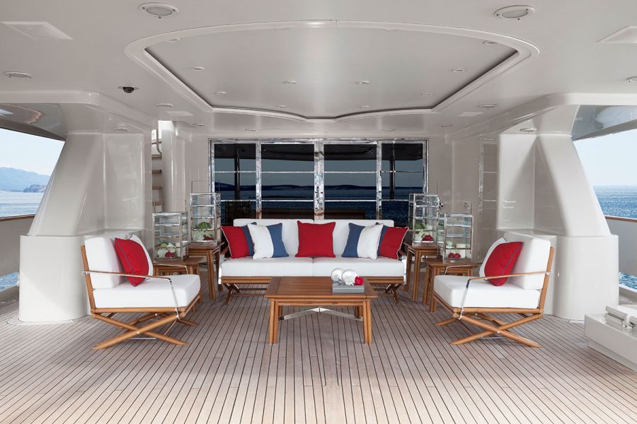 Yacht berendezés luxus bútorral