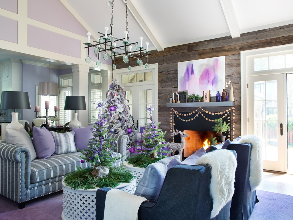 Lakásdekoráció és karácsonyi lakásdíszítés lila színben