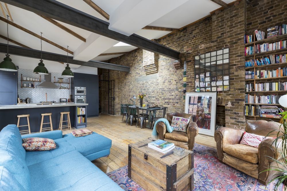 Londoni loft lakás eredeti látszó téglafallal