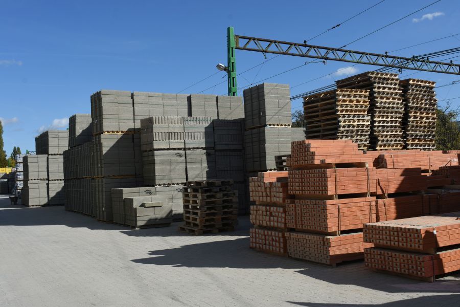 Békás Logistic építőanyagkereskedés és szállítás