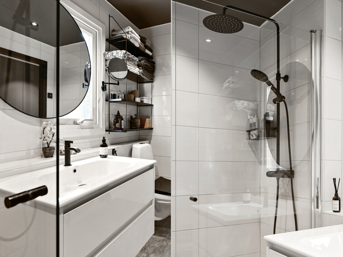 Jellegzetesen skandináv fürdőszoba, amikor a funkció kerül előtérbe minőségi szaniterekkel és csaptelepekkel