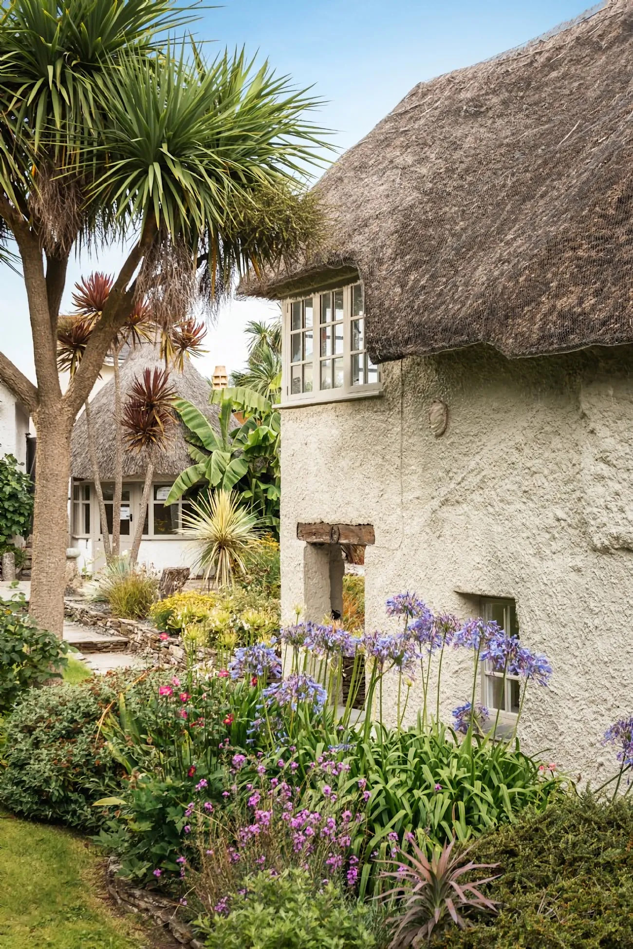 Kiváló állapotú régi angol ház gondozott kerttel