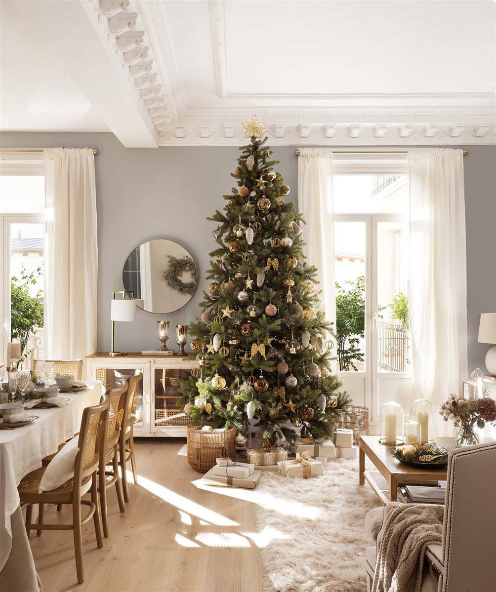 Klasszikus karácsonyfa dekoráció
