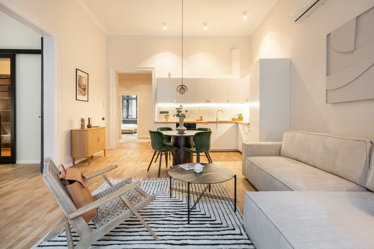 Tiszta és világos terek modern bútorokkal