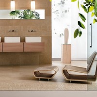 Fa fürdőszoba bútor fa hatású csempével