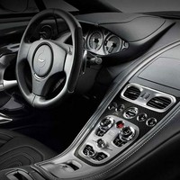 Aston Martin belső design rejtett hangszórókkal