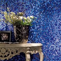 Kék Sicis mozaikok díszes konzolasztallal