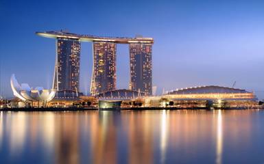 Nézzen le Szingapúrra egy medencéből