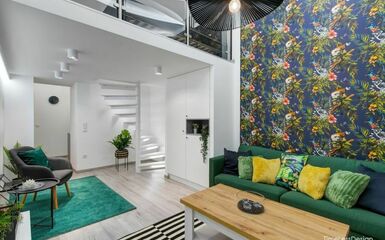 Lakberendezés és lakásfelújítás lakberendezőkkel egy 33 m2-es budapesti galériás lakásban