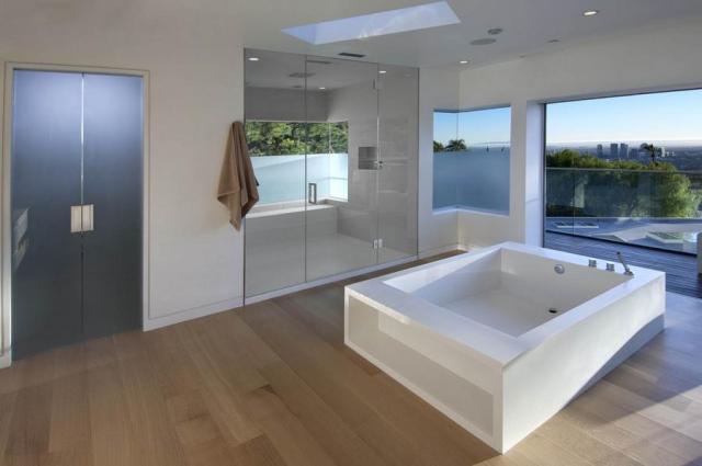 Luxus fürdőszoba egyedi káddal