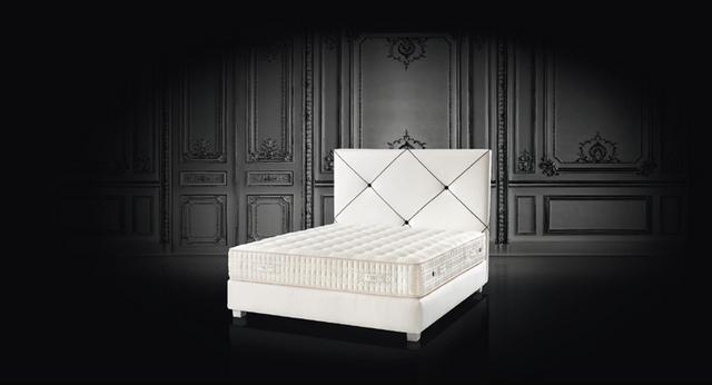 Treca Interiors Platinum Paris luxus fehér franciaágy