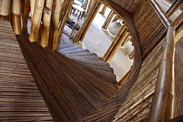 Bambusz lépcső