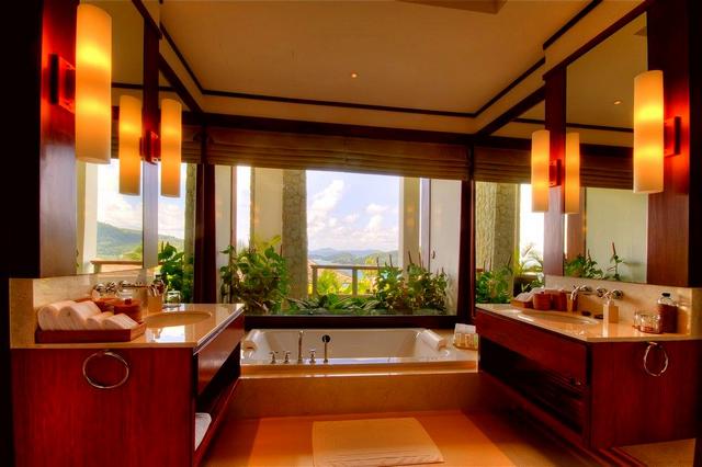 Mahagóni fürdőszoba Thaiföld