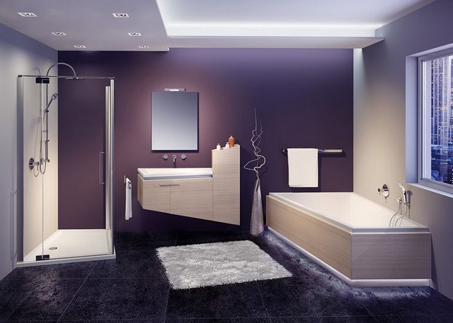 Szabálytalan alakú lila fürdőszoba