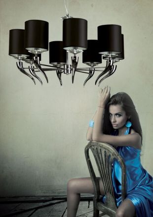Glamour stílusú mennyezeti lámpa fekete lámpaernyőkkel