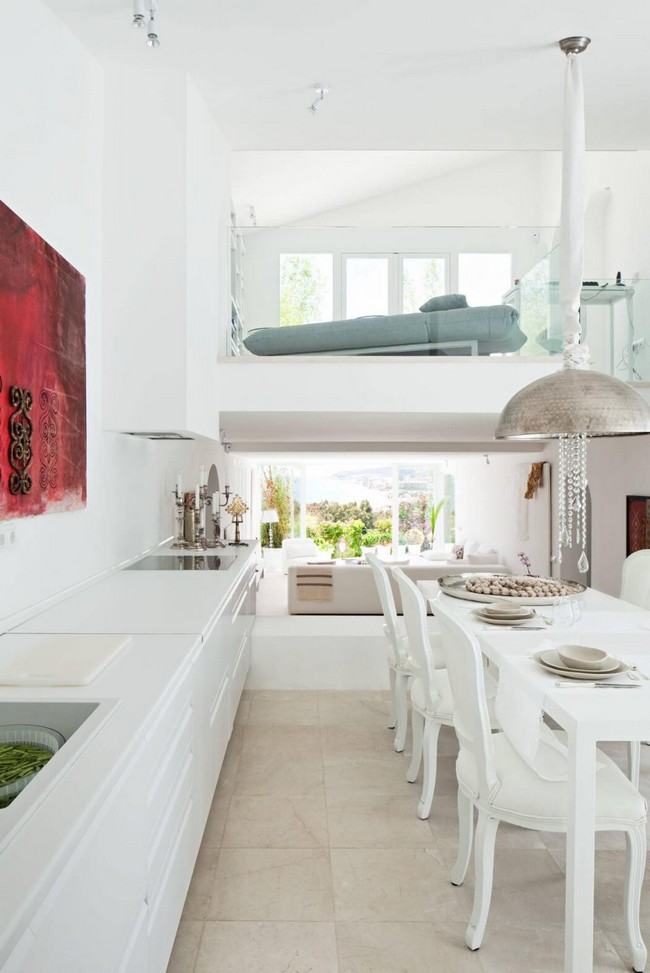 Fehér mediterrán konyha és étkező nappali 