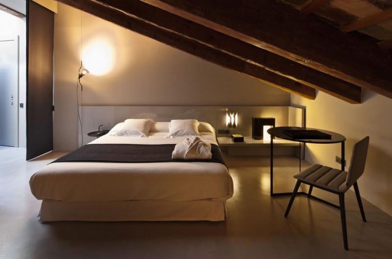 Tetőtéri szállodai szoba Spanyolországban