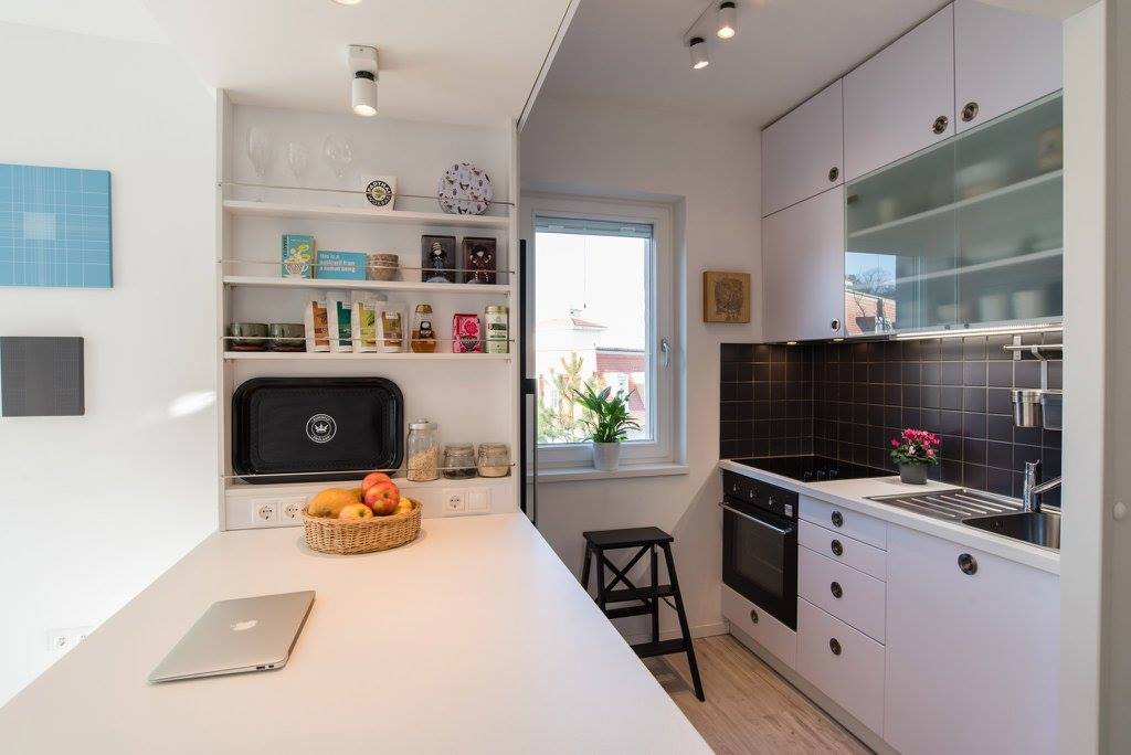 55 m2-es lakás kis ötletes konyhája