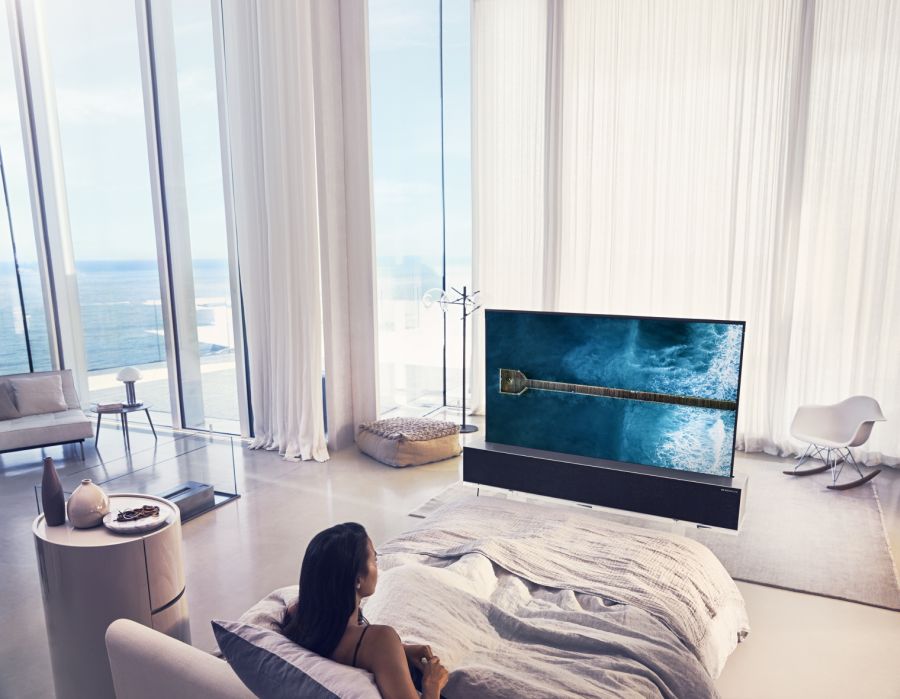 LG SIGNATURE OLED TV R a feltekerhető tévé