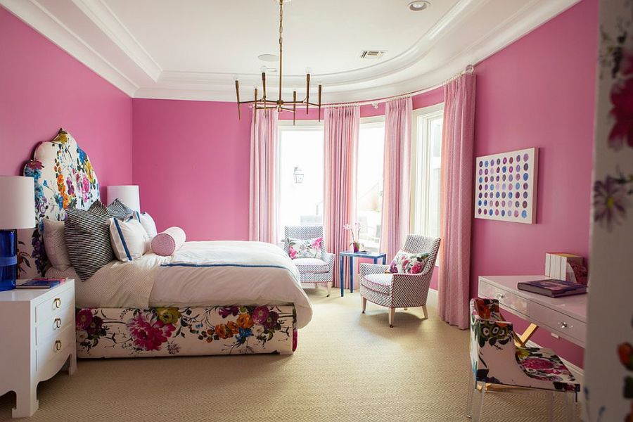 Rózsaszínű hálószoba virágos ágy 