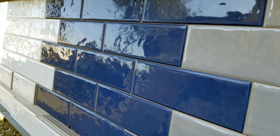 Színes metró csempe 10x30 cm Szentendre raktáron kék és szürke