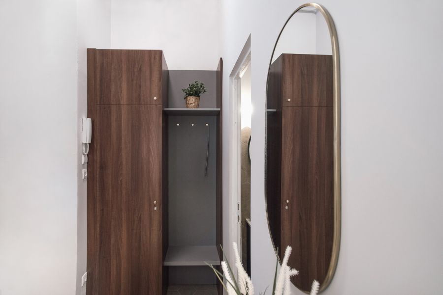 Antal Réka lakberendező - Airbnb lakás gardróbszekrény