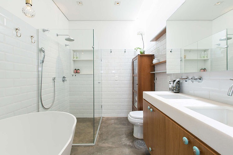 Modern fürdőszoba fehér metró csempe