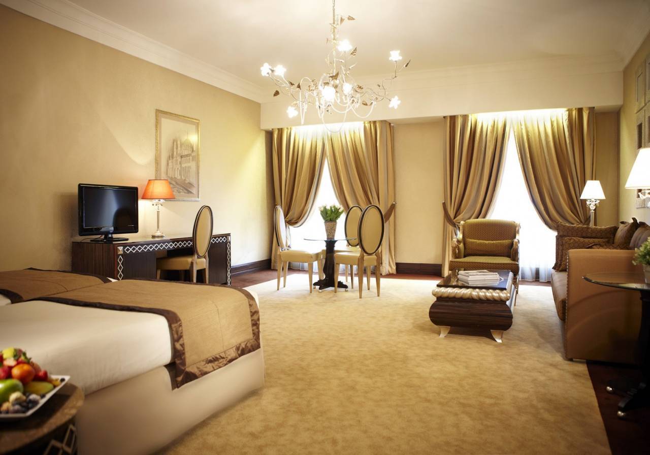 Boscolo Budapest Hotel szállodai szoba klasszikus bútorokkal